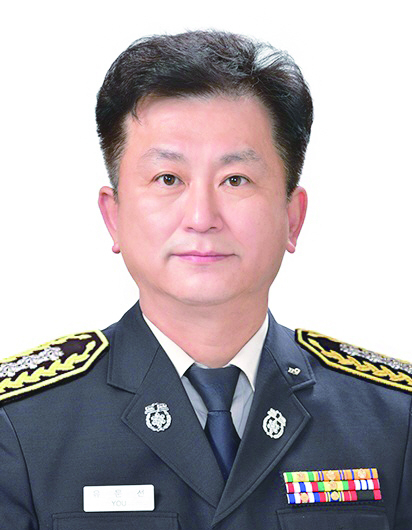 유  문  선<br>포항남부소방서 서장