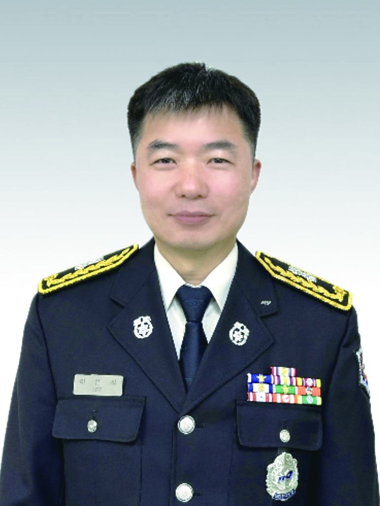 이  은  식<br>성주소방서 계장
