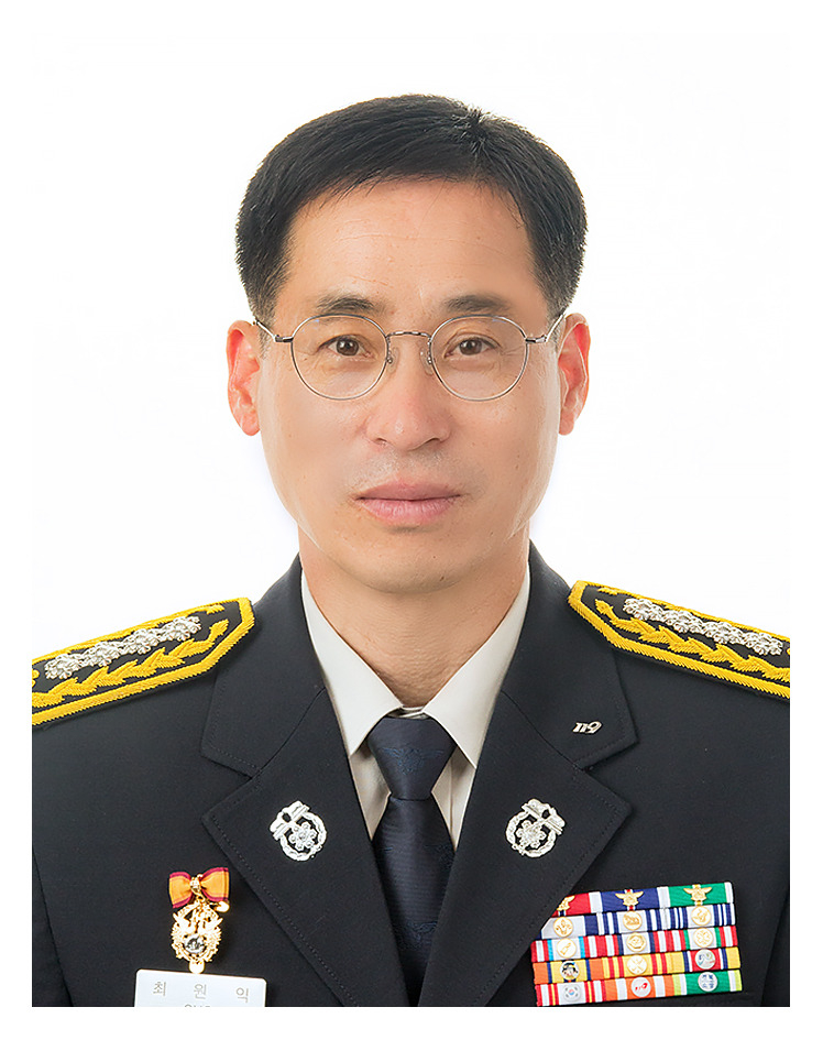 최  원  익<br>칠곡소방서 서장