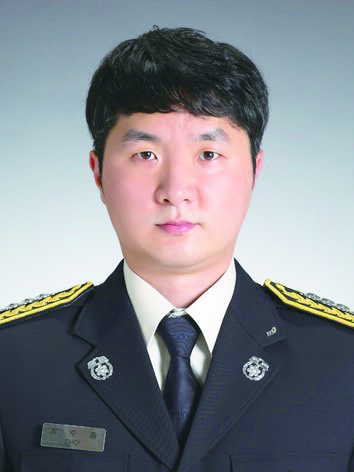 최   수   흠<br>칠곡소방서 소방장