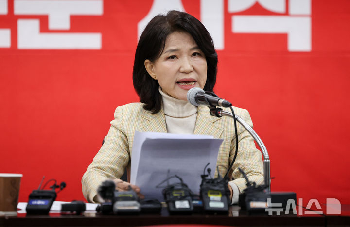 이진숙 전 방송통신위원장이 23일 대구 수성구 국민의힘 대구시당에서 6·3 지방선거 대구시장 경선 컷오프에 대한 입장을 발표하고 있다. 뉴시스