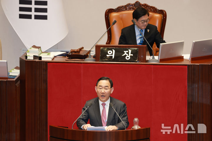 주호영 국회부의장이 12일 서울 여의도 국회에서 열린 제433회 국회(임시회) 제1차 본회의에서 5분 자유발언을 하고 있다. 뉴시스