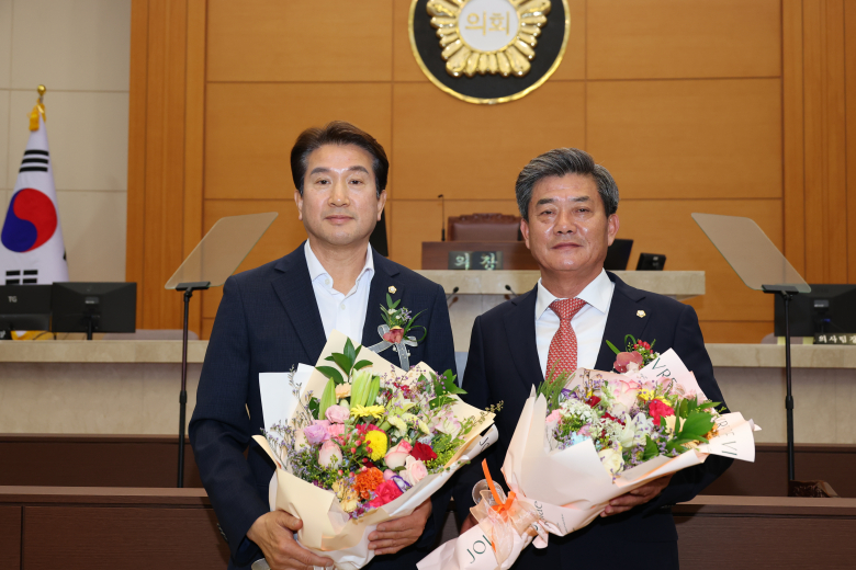 의장 김철수(오른쪽) 부의장 조민성