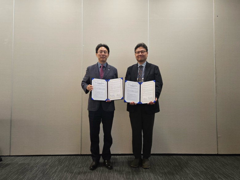 22일 국가물산업클러스터가 한국건설기술연구원과 물산업 기술 고도화 및 분산형 실증화시설 확보를 위해 업무협약(MOU)를 체결했다.
