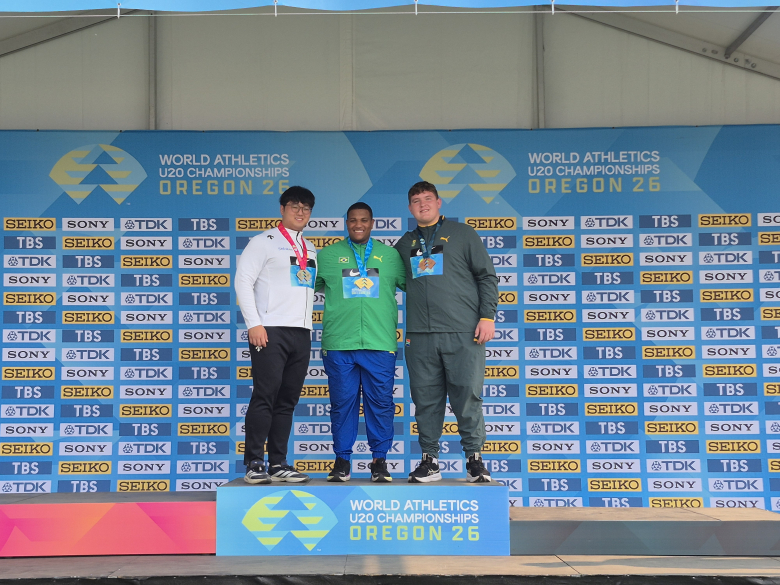 경북교육청이 22개 시군 교육지원청을 중심으로 구축해 온 지역 기반 육상선수 발굴·육성 시스템이 세계무대에서 값진 결실을 맺고 있다. (사진 왼쪽 박시훈 선수)